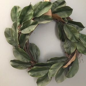 18” Magnolia Wreath